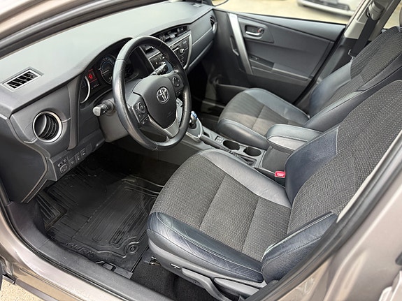 Toyota Auris 16 of 30
