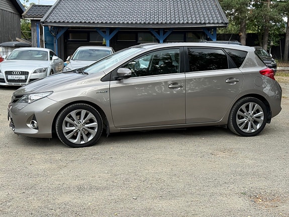 Toyota Auris 3 of 30