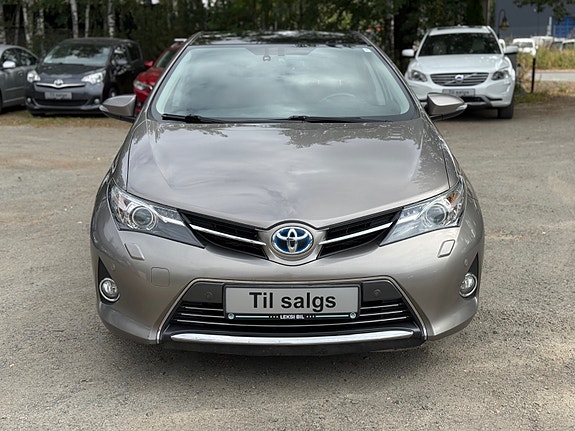 Toyota Auris 11 of 30