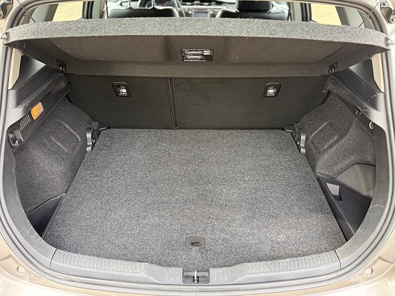 Toyota Auris 20 of 30