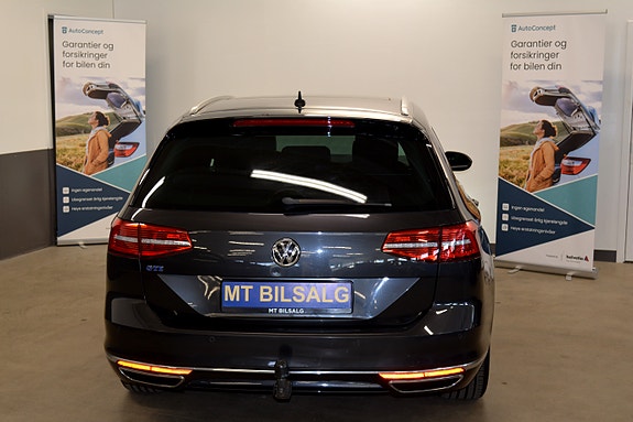 Volkswagen Passat 6 of 30