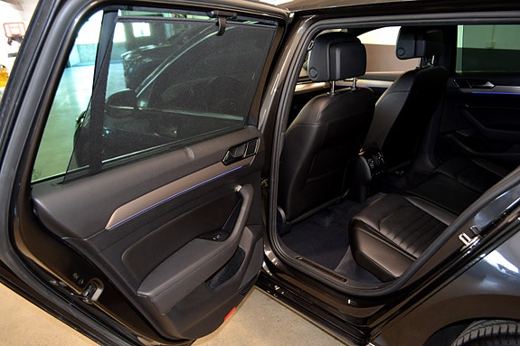 Volkswagen Passat 14 of 30