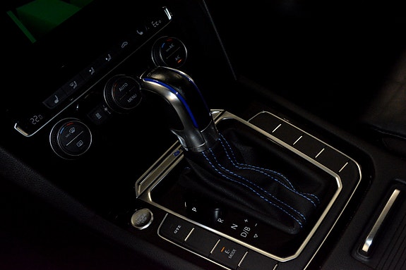 Volkswagen Passat 30 of 30