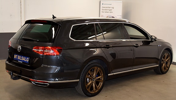 Volkswagen Passat 4 of 30