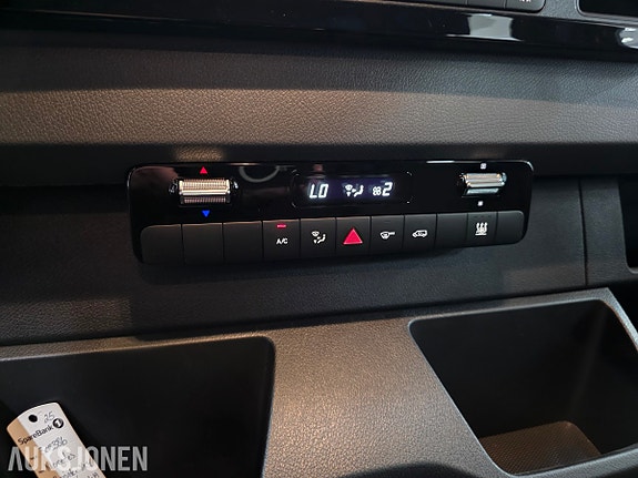 Mercedes-Benz Sprinter 26 of 30