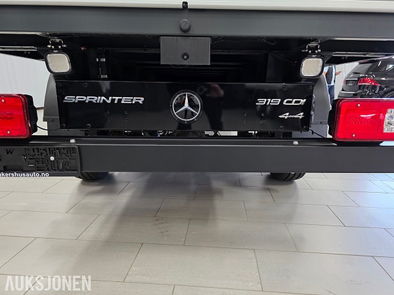 Mercedes-Benz Sprinter 14 of 30