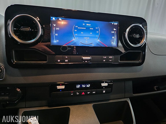 Mercedes-Benz Sprinter 20 of 30