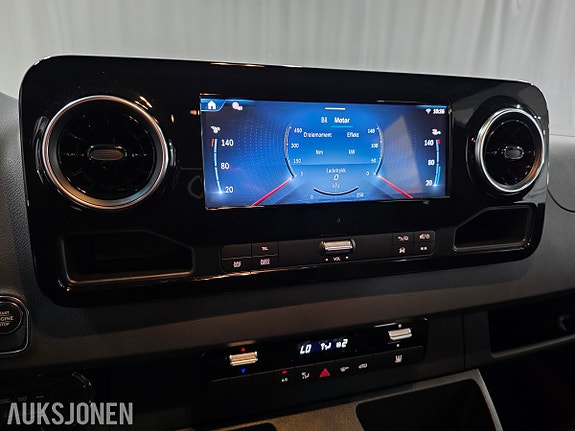Mercedes-Benz Sprinter 19 of 30