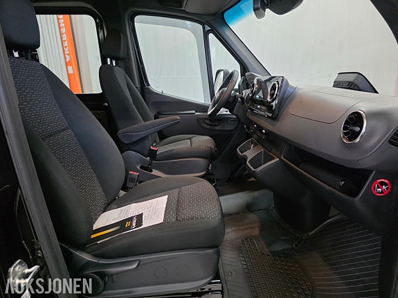 Mercedes-Benz Sprinter 21 of 30