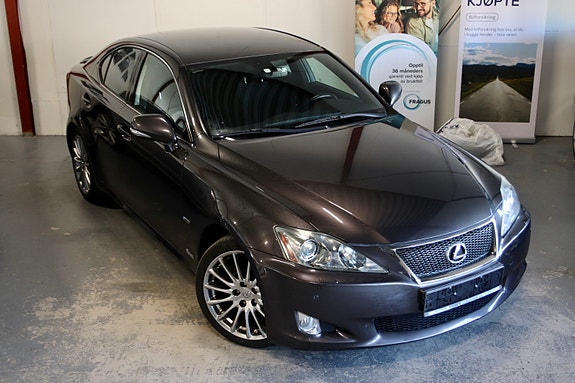 Lexus IS220d 2 of 30