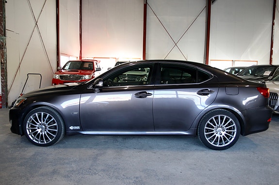 Lexus IS220d 7 of 30