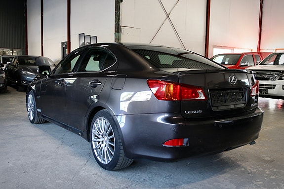 Lexus IS220d 8 of 30