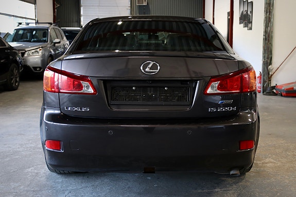 Lexus IS220d 9 of 30