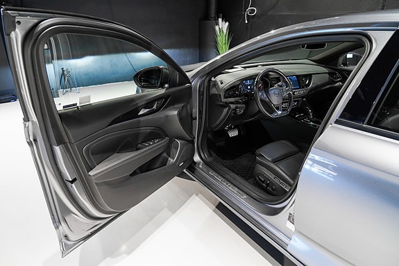 Opel Insignia 19 of 30