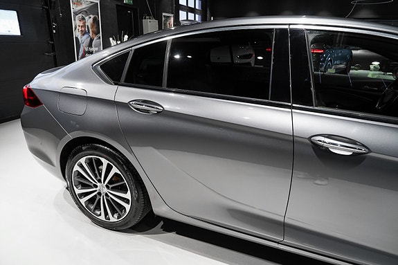 Opel Insignia 11 of 30