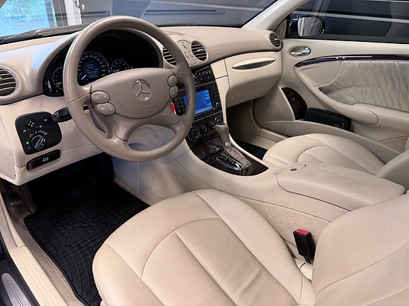 Mercedes-Benz CLK280 12 of 25