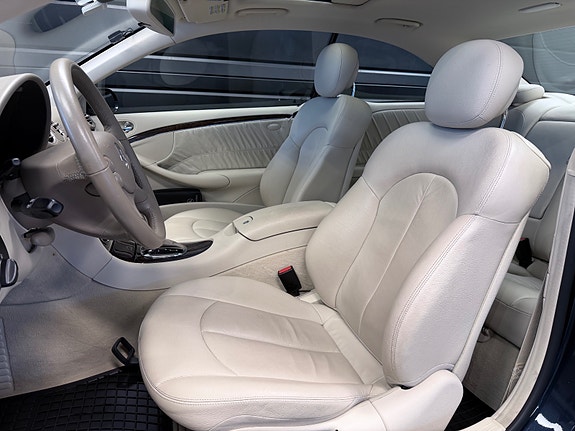 Mercedes-Benz CLK280 13 of 25