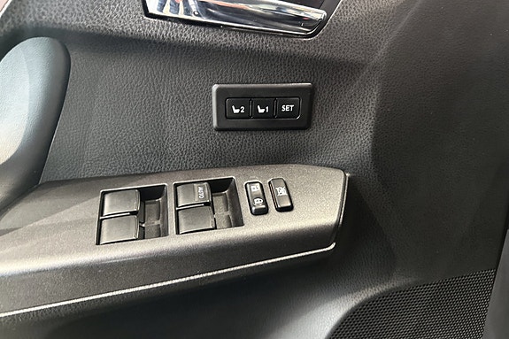 Toyota RAV4 18 of 24