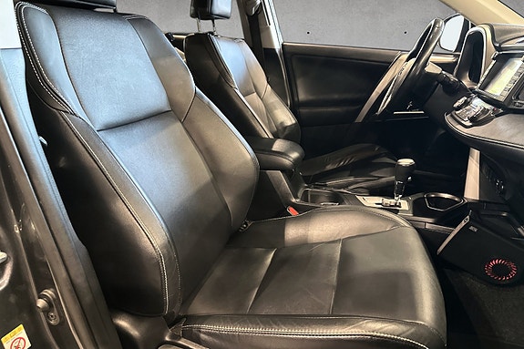 Toyota RAV4 16 of 24