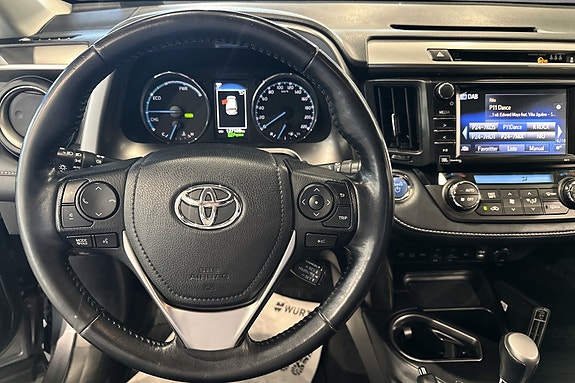 Toyota RAV4 11 of 24