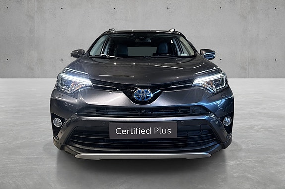 Toyota RAV4 8 of 24
