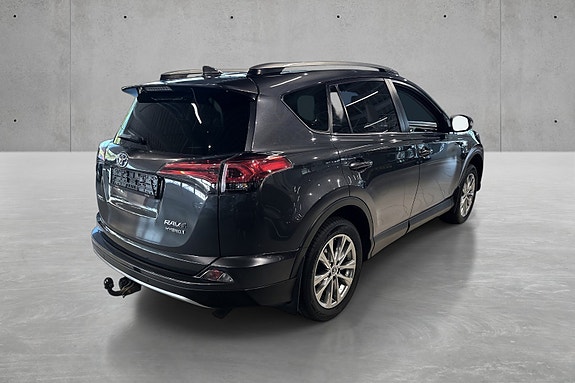 Toyota RAV4 5 of 24