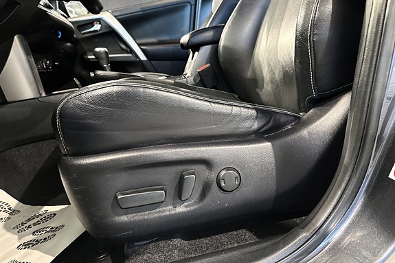 Toyota RAV4 20 of 24