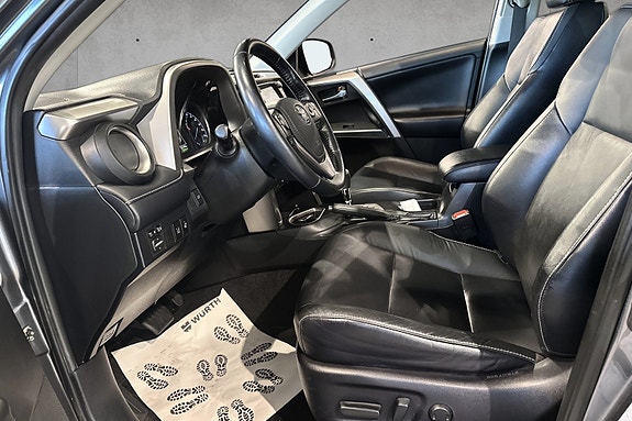 Toyota RAV4 10 of 24