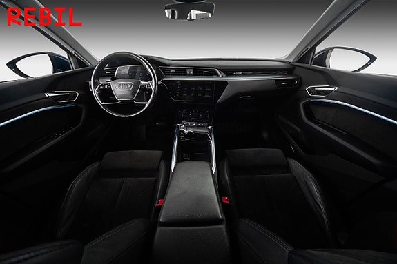 Audi e-tron 11 of 30