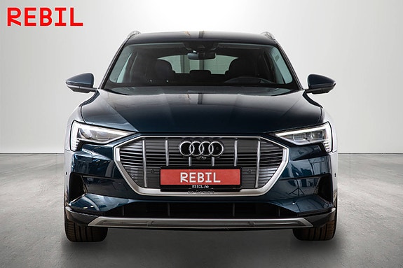 Audi e-tron 3 of 30
