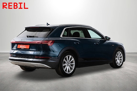 Audi e-tron 7 of 30