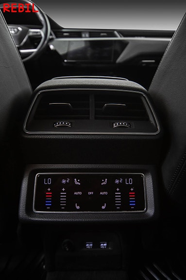 Audi e-tron 27 of 30