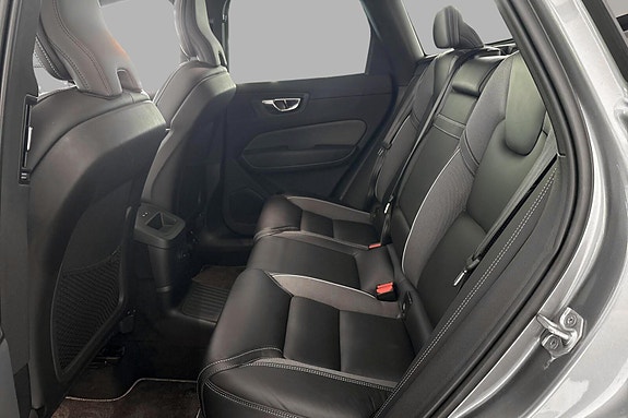 Volvo XC60 25 of 30