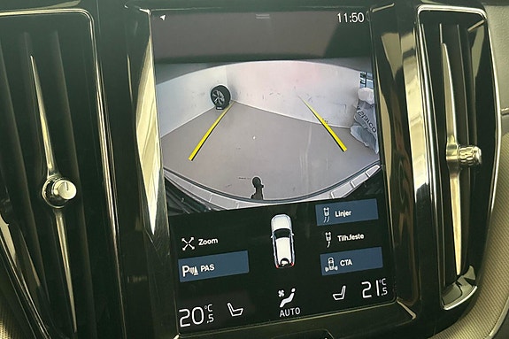 Volvo XC60 16 of 30