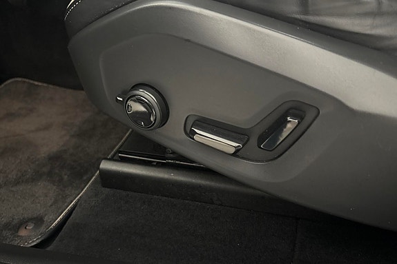 Volvo XC60 21 of 30