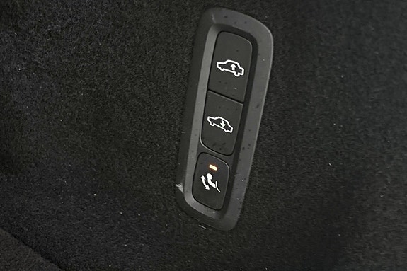Volvo XC60 30 of 30