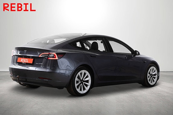 Tesla Model 3 7 of 28