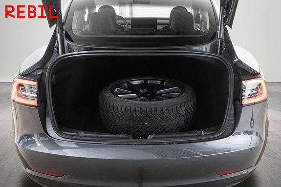 Tesla Model 3 24 of 28