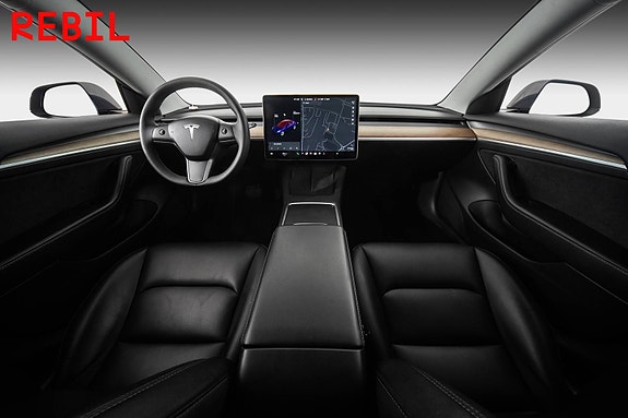 Tesla Model 3 11 of 28