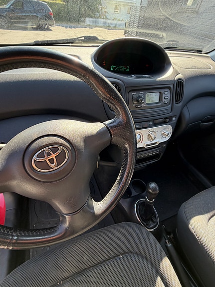 Toyota Yaris Verso 7 of 9