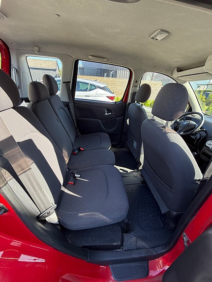 Toyota Yaris Verso 5 of 9