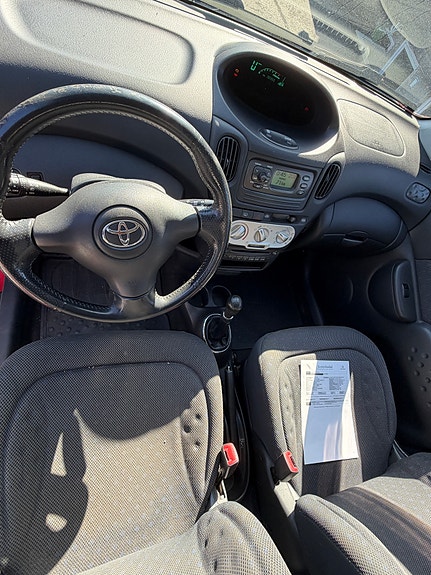 Toyota Yaris Verso 8 of 9