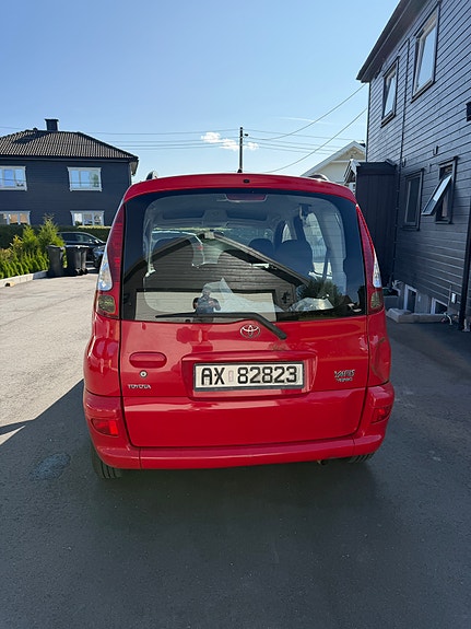 Toyota Yaris Verso 4 of 9