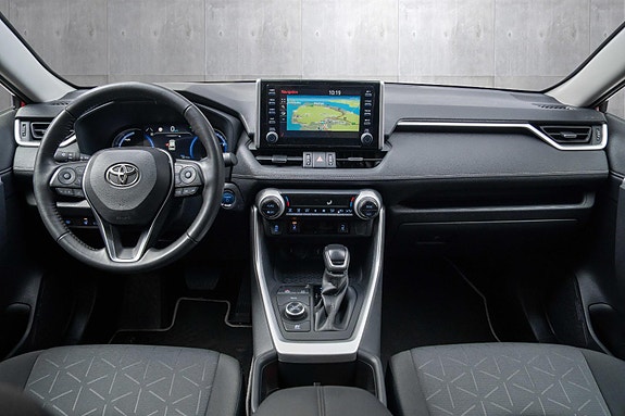 Toyota RAV4 9 of 20