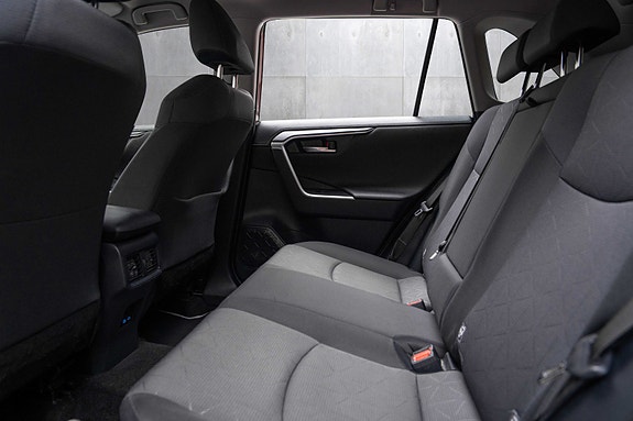 Toyota RAV4 15 of 20