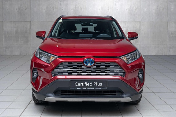 Toyota RAV4 8 of 20