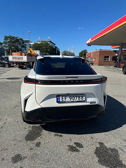 Lexus RZ450e 4 of 15