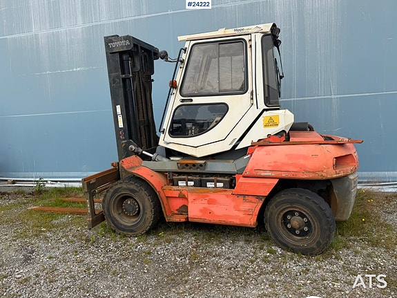 Toyota 5FD70 gaffeltruck med hev og senk på hytta 13 of 30