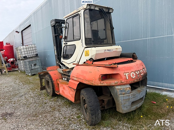 Toyota 5FD70 gaffeltruck med hev og senk på hytta 10 of 30