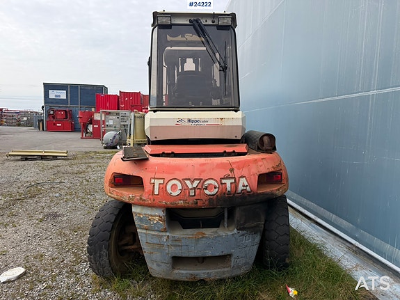 Toyota 5FD70 gaffeltruck med hev og senk på hytta 7 of 30